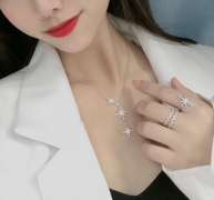 <b>金牌大只500最新版本下载_华丽APM Monaco六芒星项链</b>